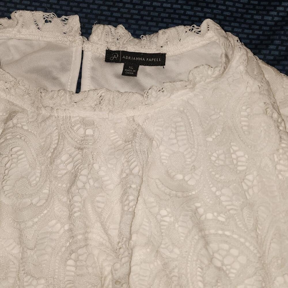 Adrianna Papell white lace blouse ith floral embroidery, size XL - Picture 7 of 7